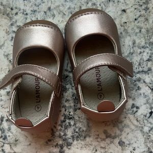 L'amour kids shoes size 4